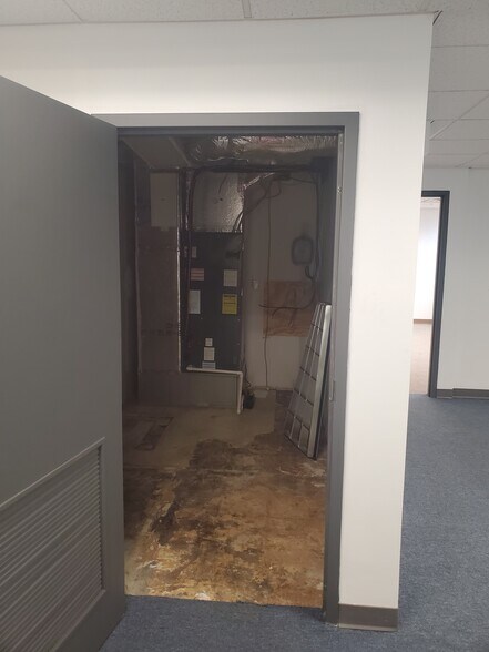 More Photos Of 909 Green St, Harrisburg Office For Lease