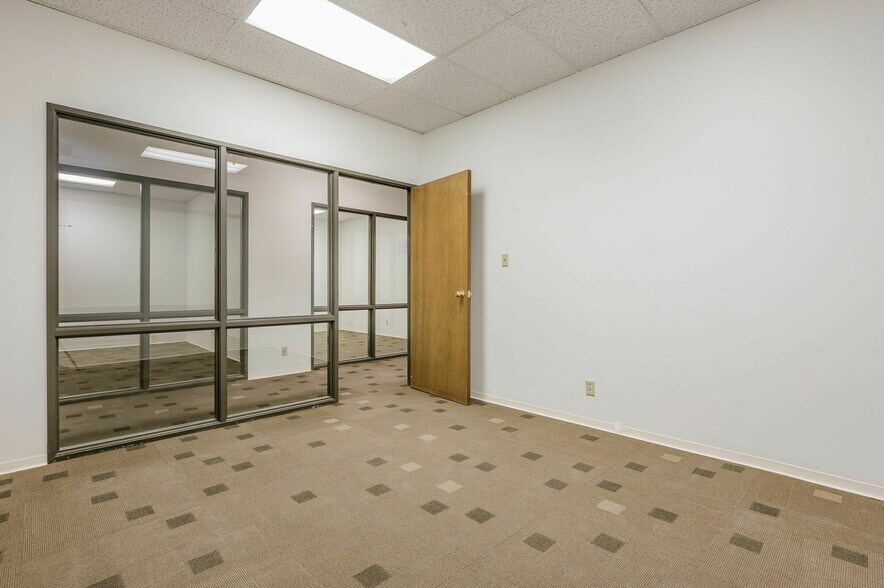 More Photos Of 8101 SW 34th, Amarillo Office For Lease