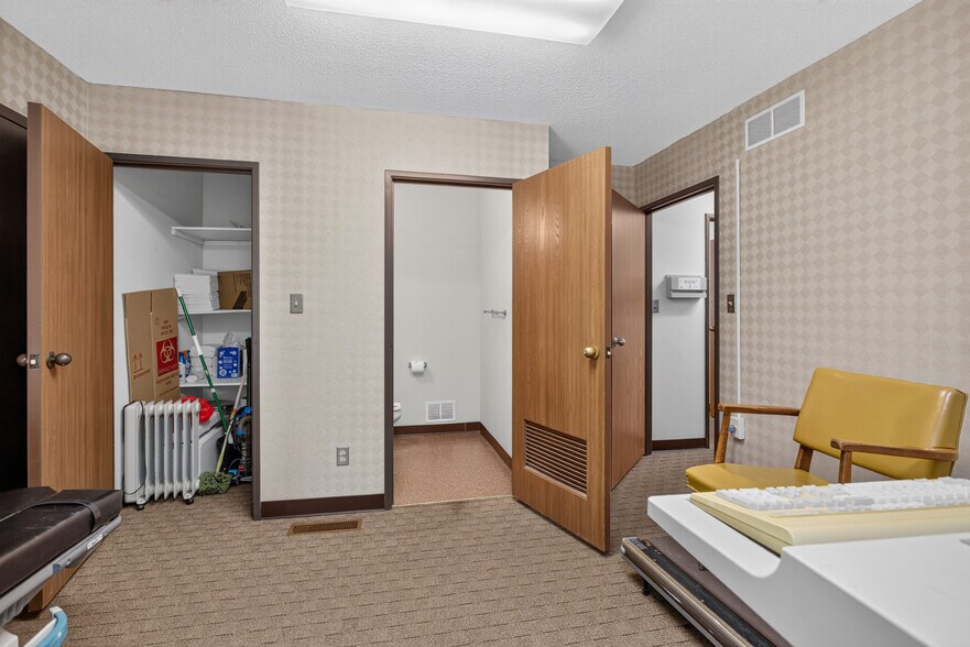 More Photos Of 2575 Spring Arbor Rd, Jackson Medical For Sale