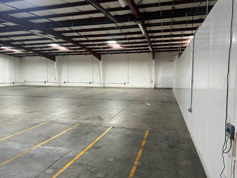 More Photos Of 2801 Lassiter Ln, Turlock Warehouse For Lease