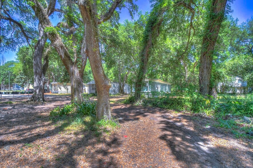 More Photos Of 20303 Old Somerset Acres Ln, Spring Hill Manufactured Housing Mobile Home Park For Sale