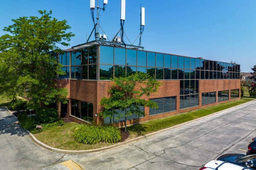 More Photos Of 465 Morden Rd, Oakville Medical For Lease