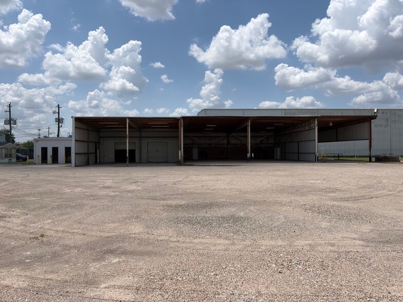 More Photos Of 2219 Aldine Bender Rd, Houston Land For Lease