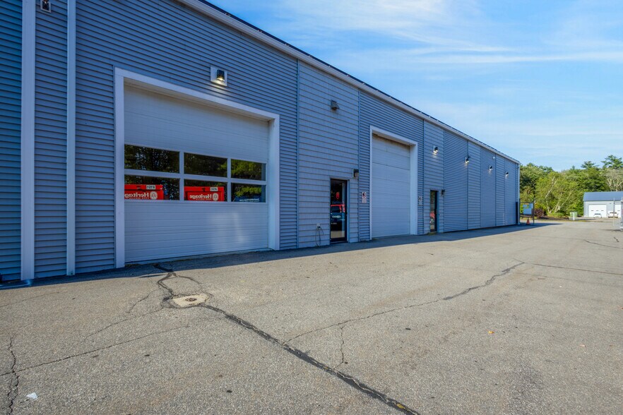 More Photos Of 28 Commercial Ct, Auburn Manufacturing For Sale