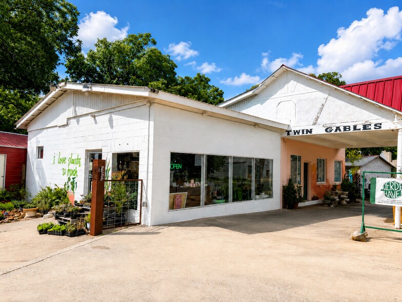 More Photos Of 427 State Hwy 27, Comfort Showroom For Sale