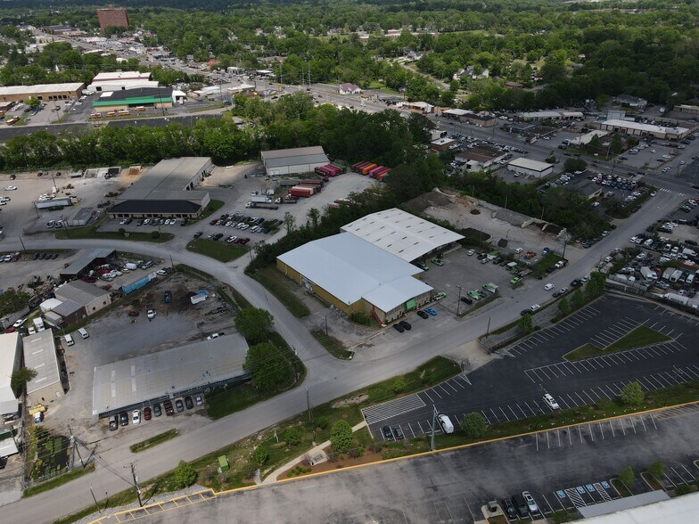 More Photos Of 410 McNally Dr, Nashville Warehouse For Lease