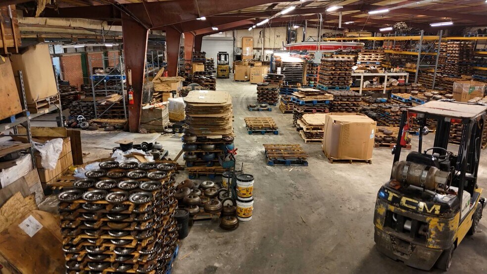 More Photos Of 33 SW Lumpkin Campground Rd, Dawsonville Warehouse For Lease