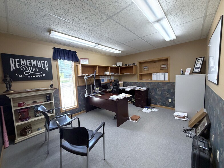 More Photos Of 305 N Mason St, Carrollton Office For Sale