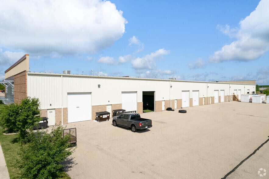 More Photos Of 807 Liberty Dr, Verona Flex For Lease