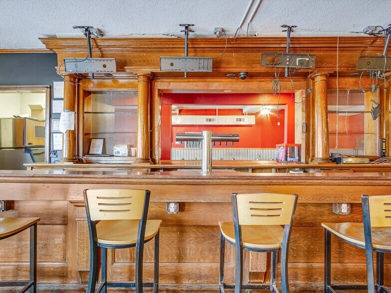 More Photos Of 200 N Main St, Dupo Specialty For Sale