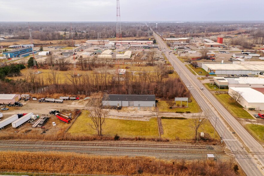 More Photos Of 3108 E Bristol Rd, Burton Warehouse For Lease