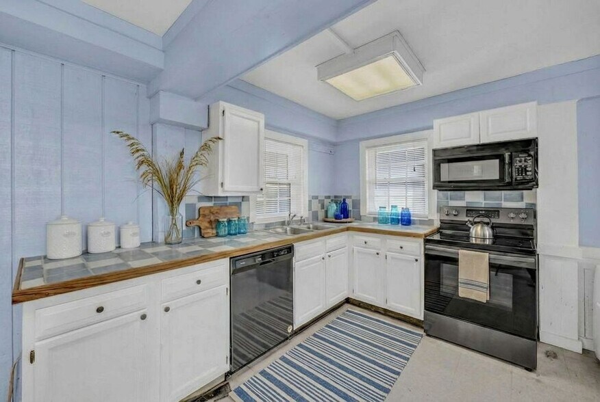 More Photos Of 1715 Carolina Beach Ave N, Carolina Beach Apartments For Sale