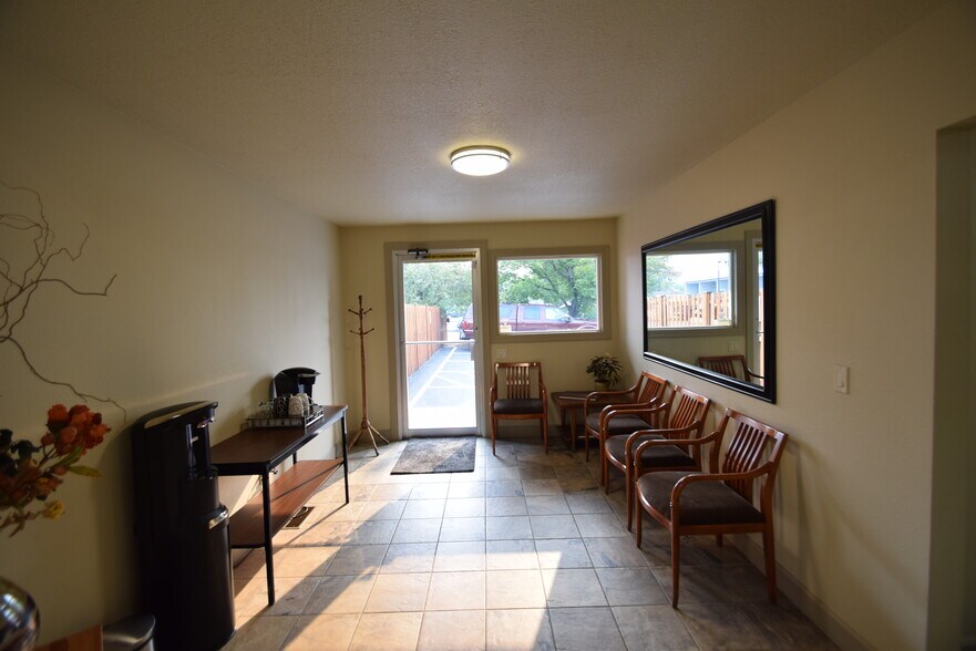 More Photos Of 180 NE Penn Ave, Bend Medical For Sale