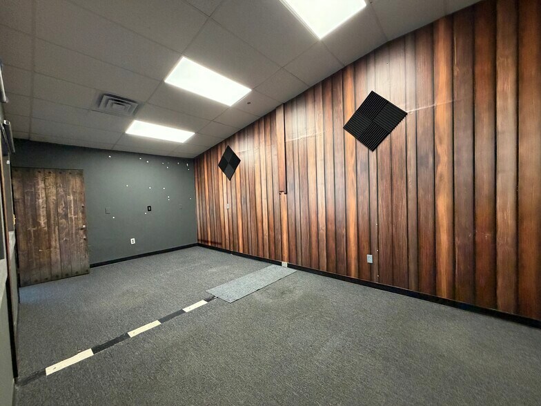 More Photos Of 139 New Hope Rd, Lawrenceville Warehouse For Sale