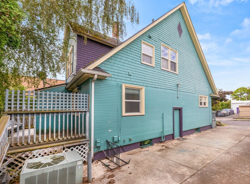 More Photos Of 1516 SE 43rd Ave, Portland Medical For Sale