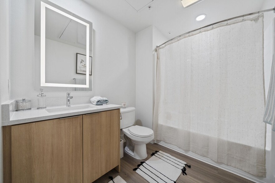 More Photos Of 11049 Magnolia Blvd, North Hollywood Apartments For Lease