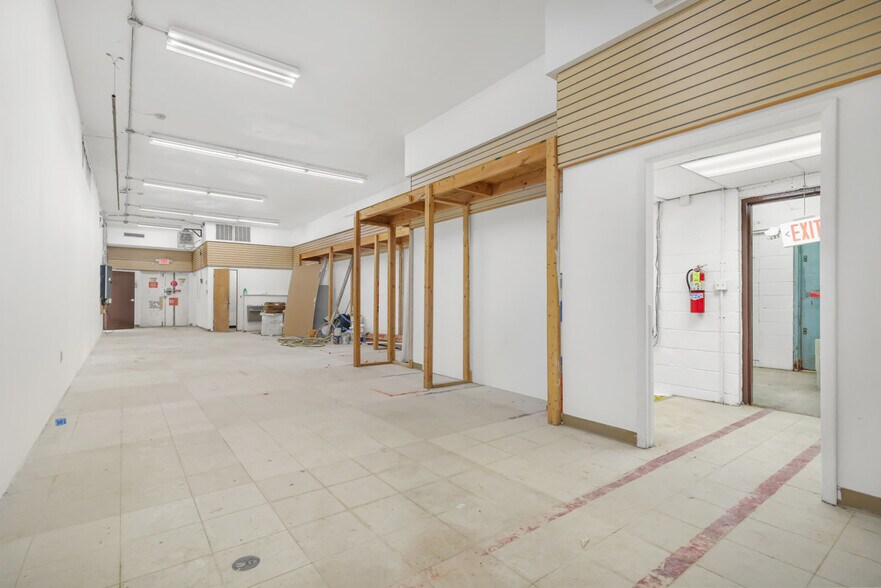 More Photos Of 6704-6720 N Ridge Rd, Madison General Retail For Sale