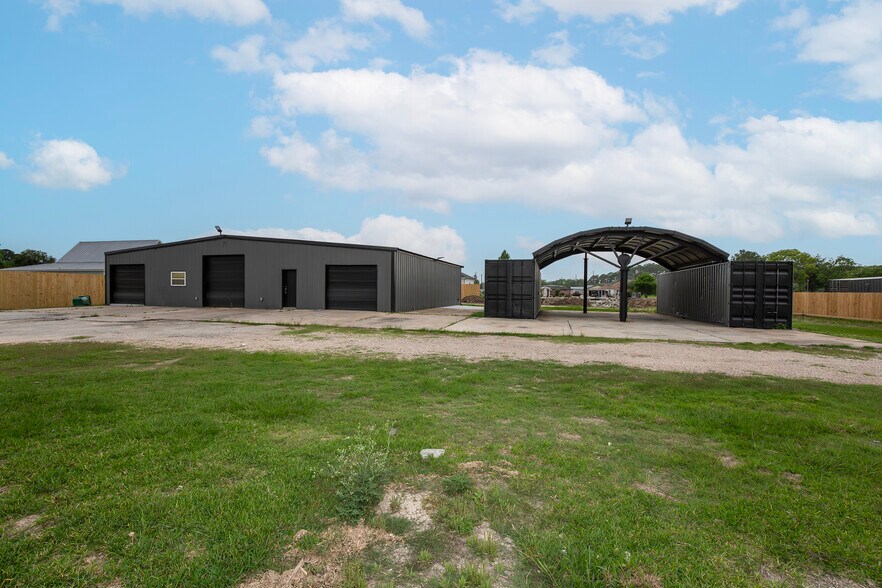 Primary Photo Of 1250 Winfield Ln, Kemah Industrial For Lease