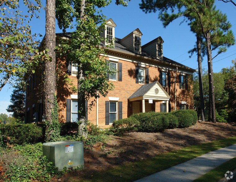Primary Photo Of 2312 Peachford Rd, Atlanta Office Residential For Lease