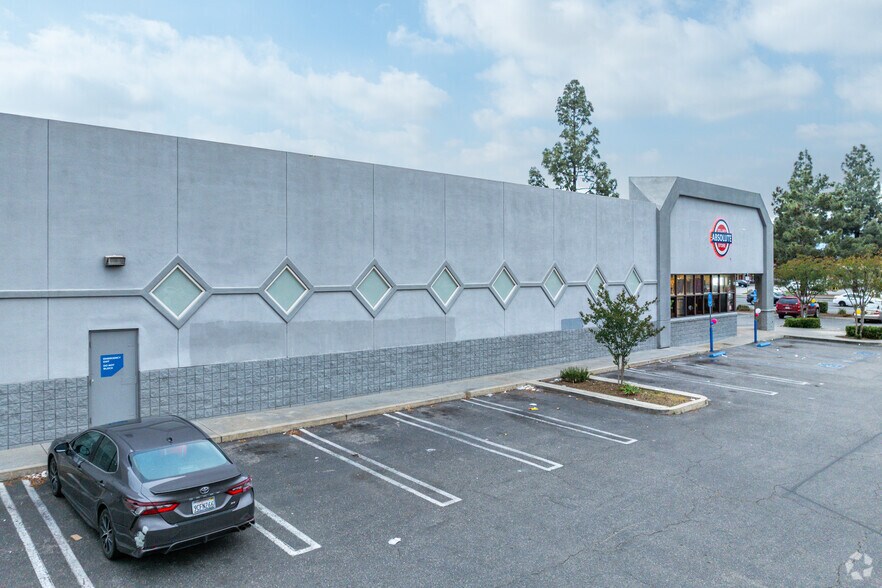 More Photos Of 24991 Alessandro Blvd, Moreno Valley Freestanding For Lease