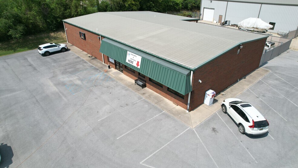 Primary Photo Of 895 Highway 31, Alabaster Service For Lease