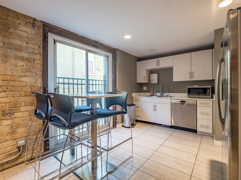 More Photos Of 1755 N Damen Ave, Chicago Office Residential For Lease