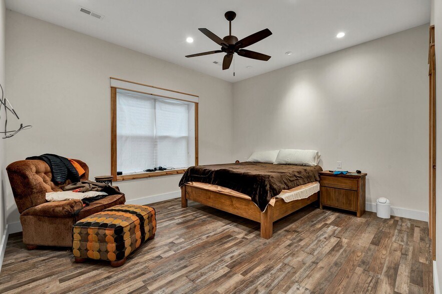More Photos Of 1050 Whisperwood Trl NE, Cleveland Light Distribution For Sale