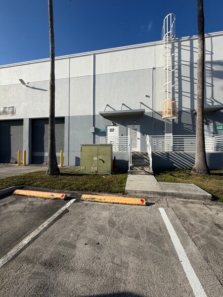 More Photos Of 4445-4461 nw 97 ave, Doral Industrial For Lease