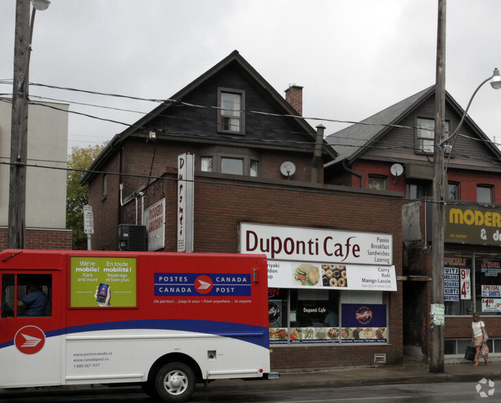 Primary Photo Of 284 Dupont St, Toronto Storefront Retail Residential For Sale