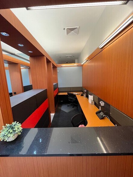 More Photos Of 7362 Futures Dr, Orlando Light Distribution For Lease