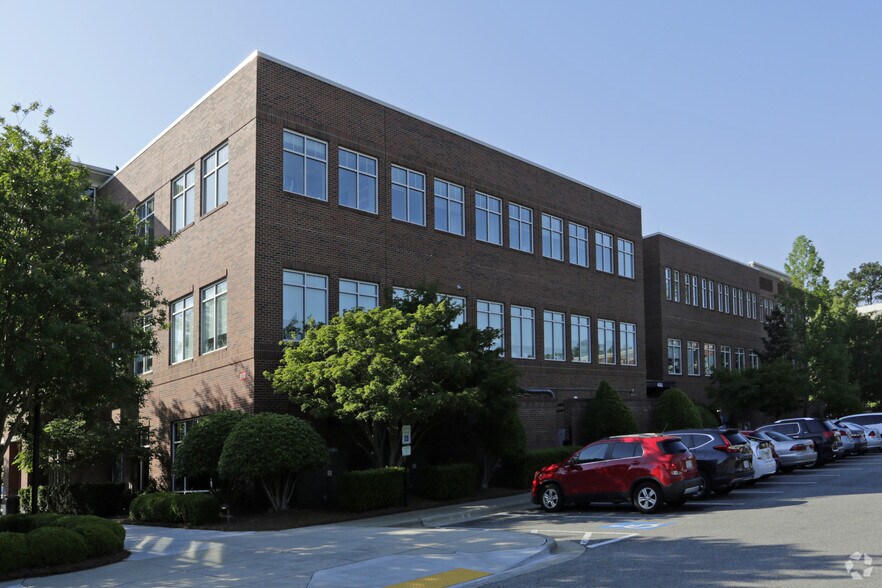 More Photos Of 400 Meadowmont Village Cir, Chapel Hill Office Residential For Lease
