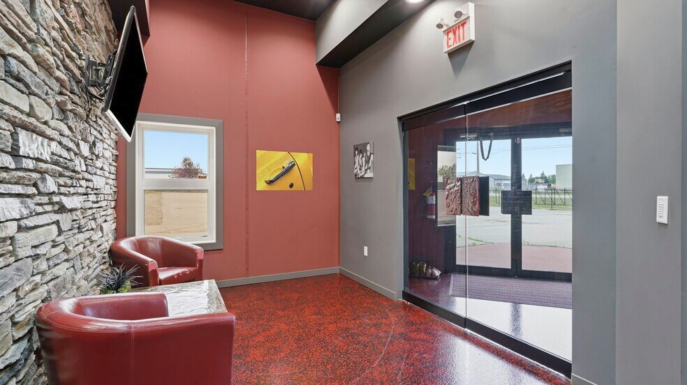 More Photos Of 490 South Ave, Spruce Grove Manufacturing For Sale