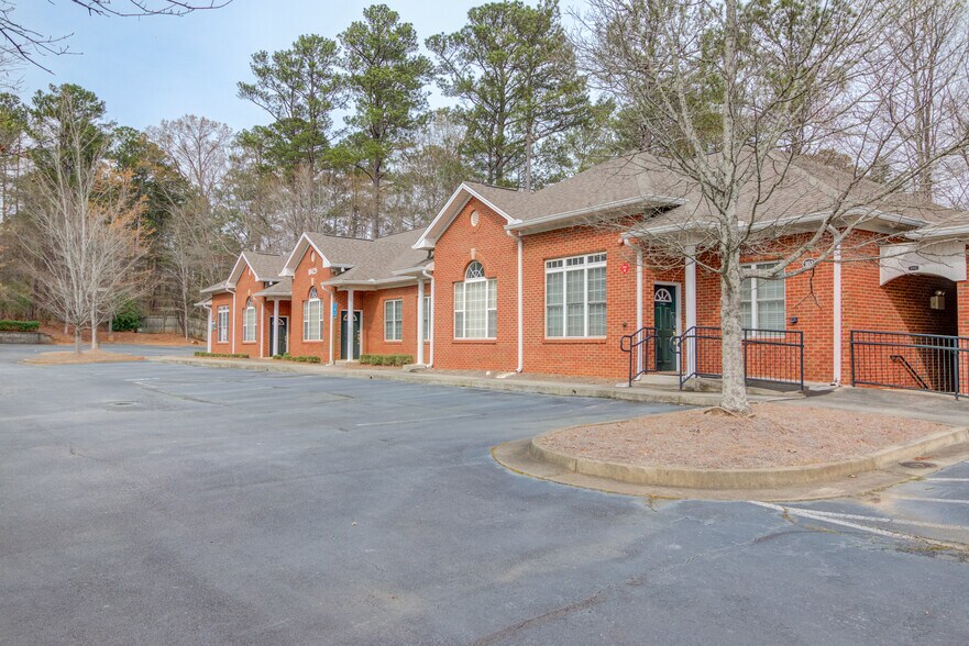 More Photos Of 10425 Old Alabama Connector Rd, Alpharetta Office For Lease