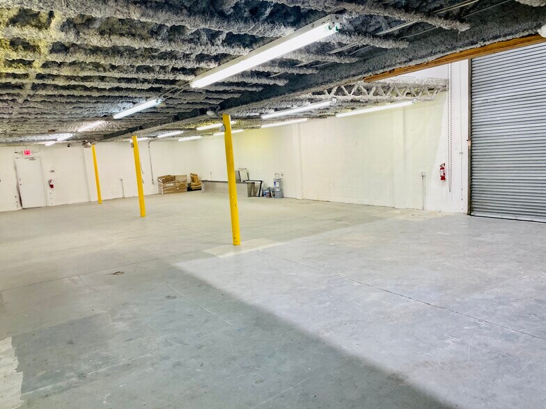 More Photos Of 1120-1140 NW 54th St, Fort Lauderdale Warehouse For Lease