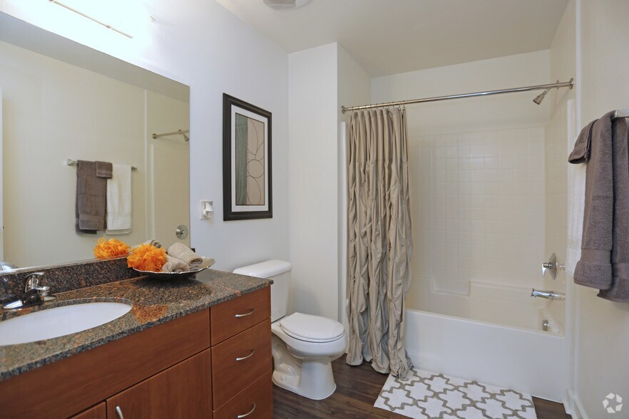 More Photos Of 707-777 G St, San Diego Apartments For Lease