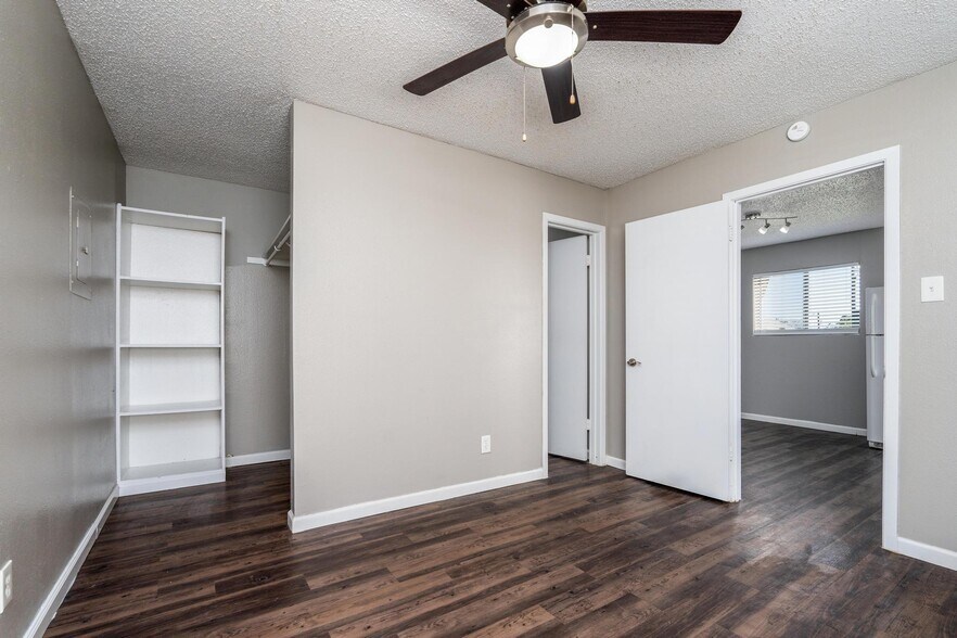 More Photos Of 501 Elm St, Sweetwater Apartments For Sale