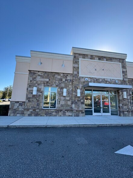 More Photos Of 329 W County Road 419, Chuluota Supermarket For Lease