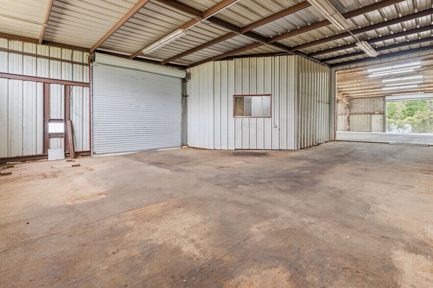 More Photos Of 516 FM 3083 Rd, Conroe Industrial For Lease
