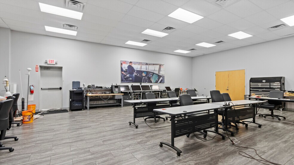 More Photos Of 1205 Butler Rd, League City Warehouse For Sale