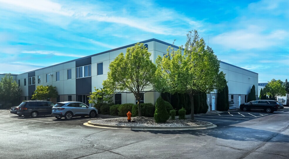 More Photos Of 2368 Corporate Ln, Naperville Industrial For Lease