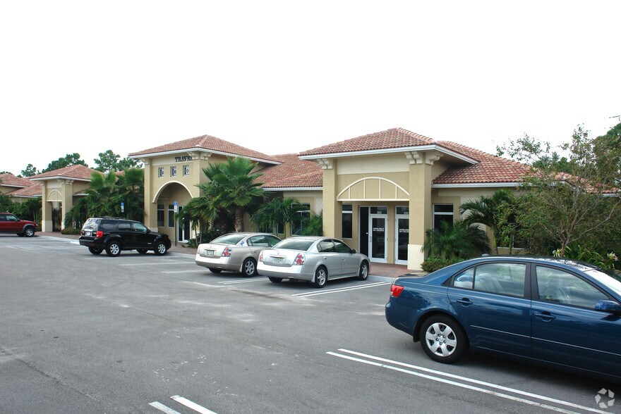 More Photos Of 300-322 NW Bethany Dr, Port Saint Lucie Medical For Lease