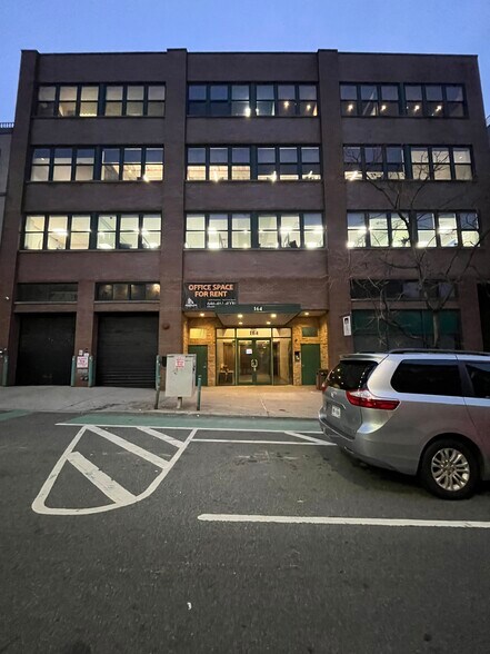 More Photos Of 164 20th St, Brooklyn Office For Lease