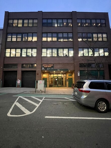 More Photos Of 164 20th St, Brooklyn Office For Lease