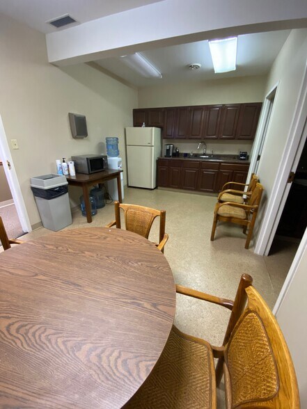 More Photos Of 1627 E Jefferson Rd, Mishawaka Office For Sale