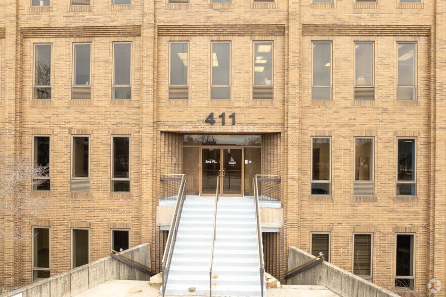 More Photos Of 411 Wolf Ledges Pky, Akron Office For Lease