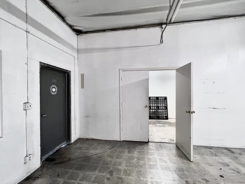 More Photos Of 144 E Santa Clara St, Arcadia Warehouse For Lease