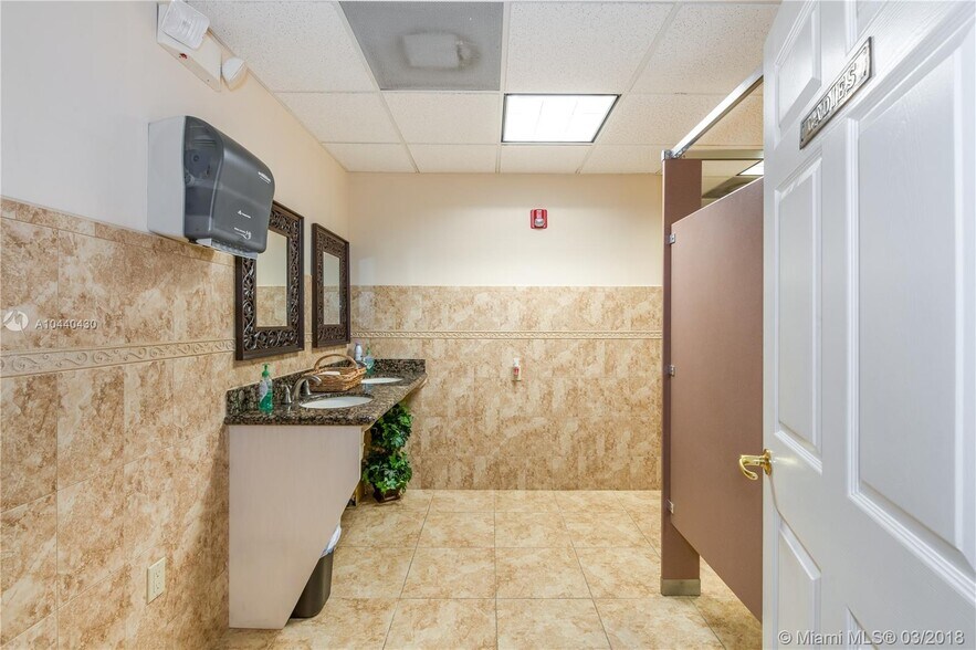More Photos Of 5411 N University Dr, Coral Springs Office For Lease