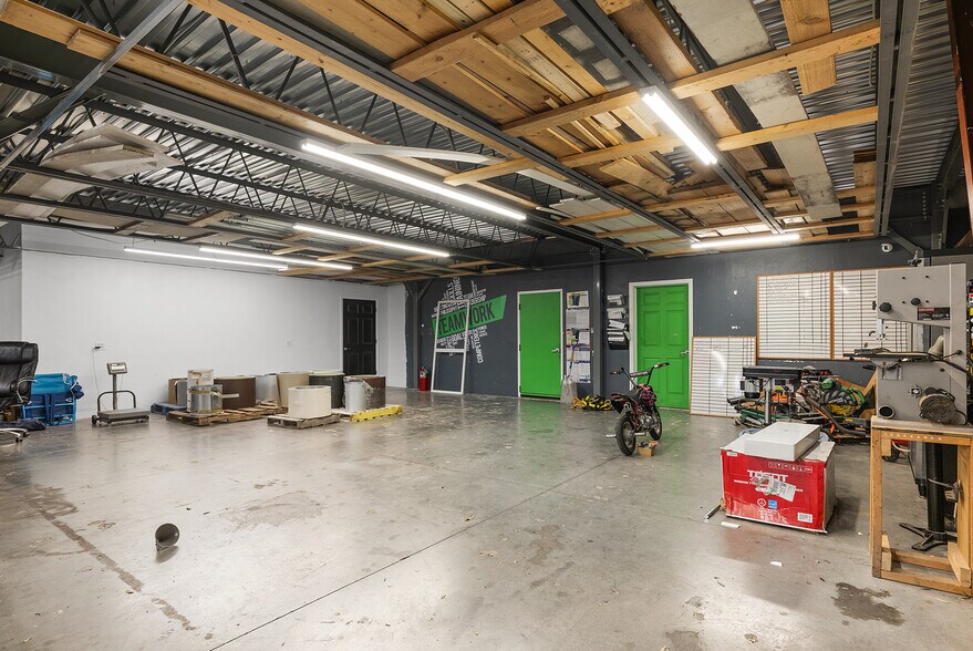 More Photos Of 5600 Zip Dr, Fort Myers Warehouse For Sale