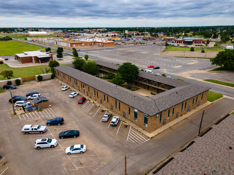 Primary Photo Of 1031 N Sumner St, Pampa Apartments For Sale