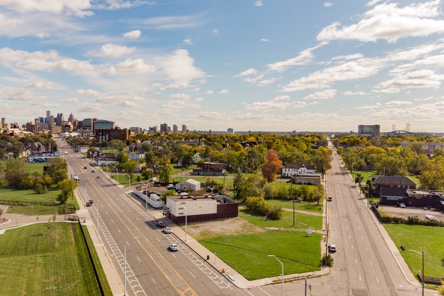 More Photos Of 4515 Grand River Ave, Detroit Freestanding For Lease